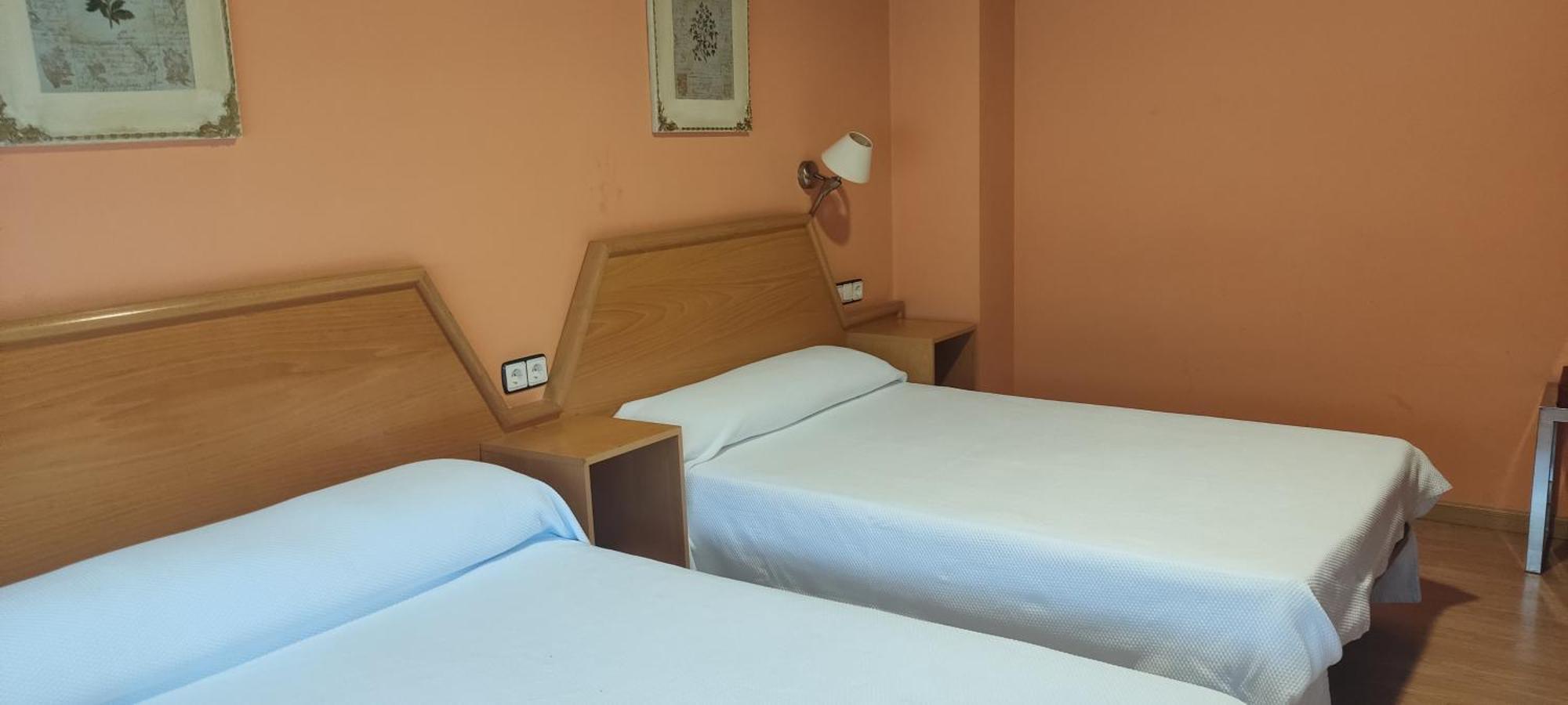 Hotel Los Rosales Almázcara Zimmer foto